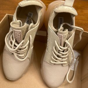 NIB Steve Madden Sz 9 Blush (light tan) Sneakers with sequins